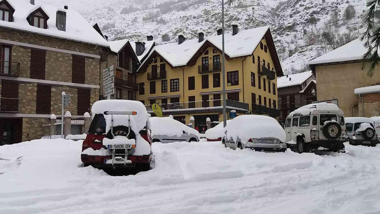 Apartaments Morello Esterri d'Àneu Kültér fotó